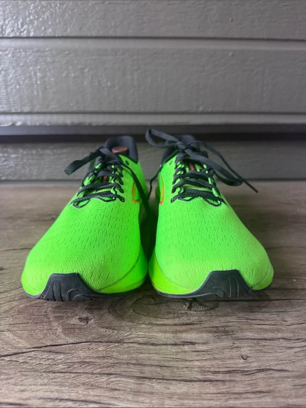 Brooks Hyperion Women’s Neon Green Running Shoe with Black Accents size 10